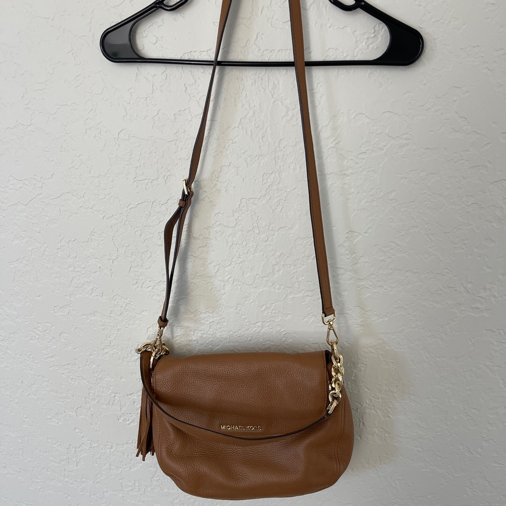 Michael Kors Brown Leather Crossbody Bag with Gold Hardware - Picture 2 of 16